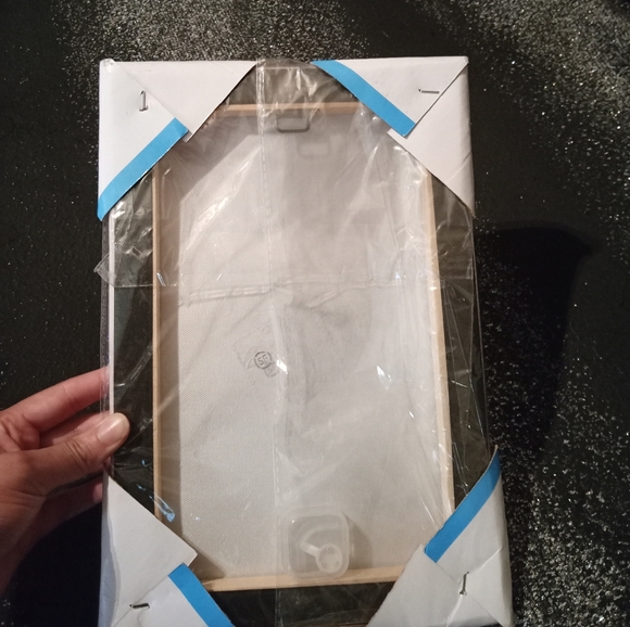 Small picture - Picture 3 of 3